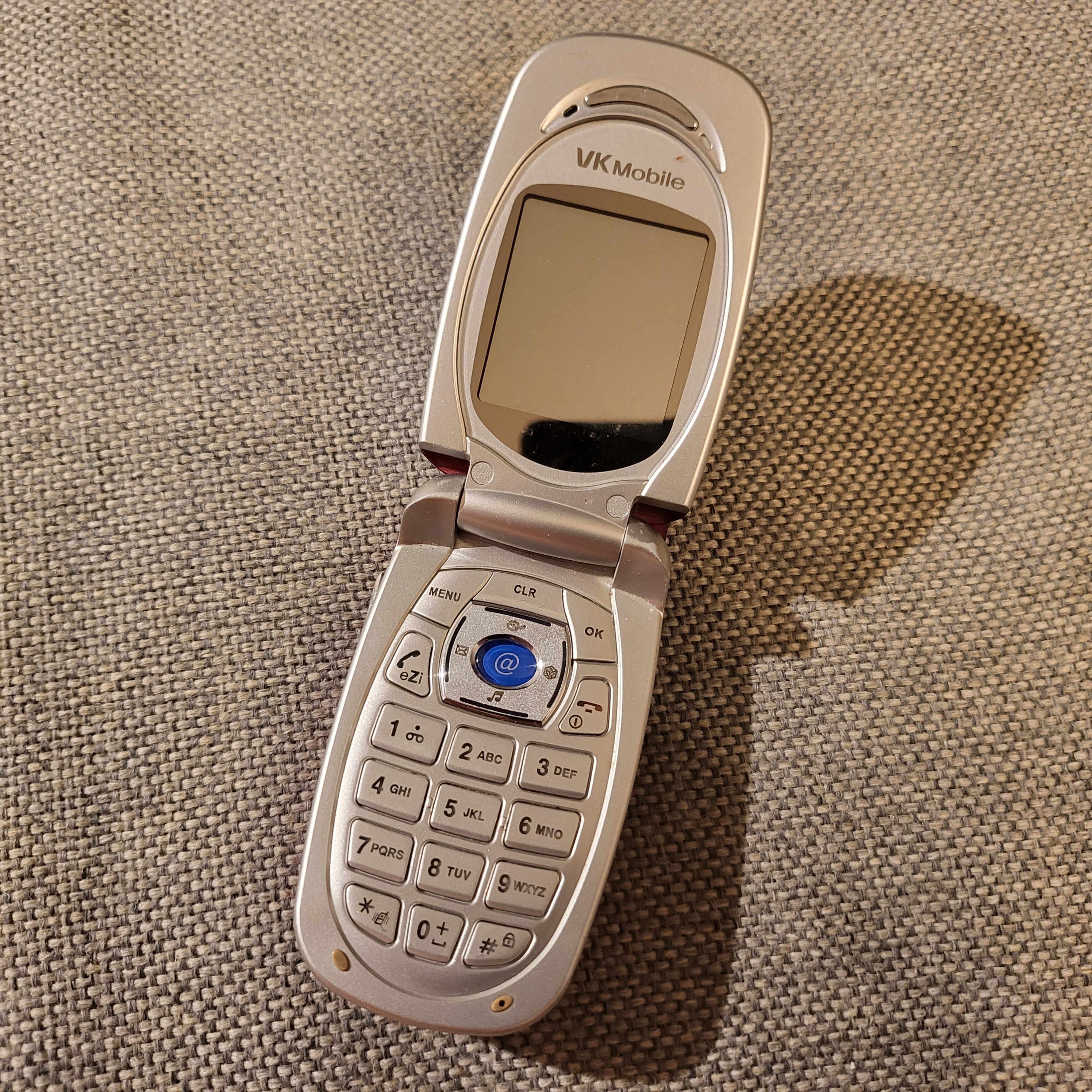 VK Mobile VK207i